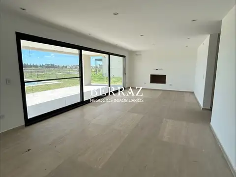 Casa en Venta en El Naudir, USD 320.000