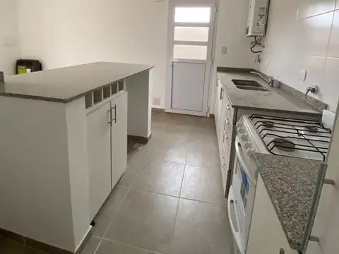 Depto Tipo Casa en Alquiler de 3 ambientes
