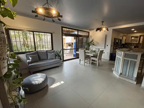 Venta Triplex 3 Ambientes Con Patio Y Parrilla Carapachay