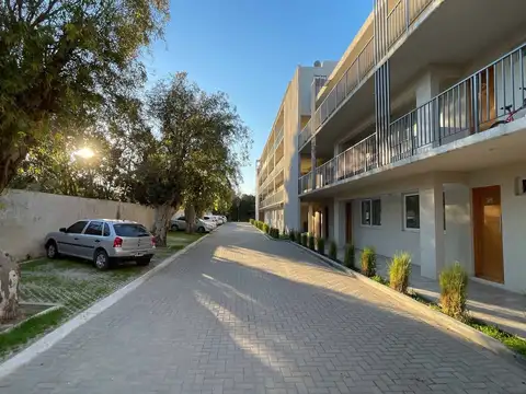 Duplex de 3 ambientes en venta Saravi Village