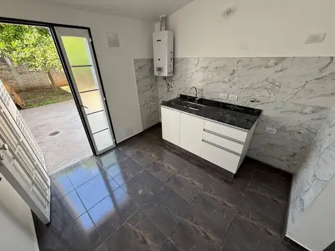 Casa 3 ambientes con 1 baño
