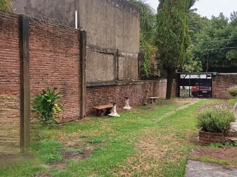 Imperdible Lote con Mejoras en José C Paz!