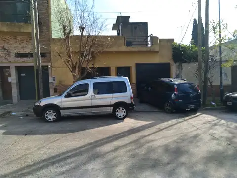 Galpon 780 m2 mas depto 3 ambientes 120 m2