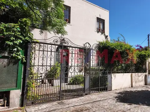 VENTA-CASA-5 AMBIENTES- BANFIELD- APTO CREDITO-