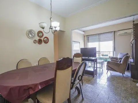 Depto Tipo Casa en Venta 50 años