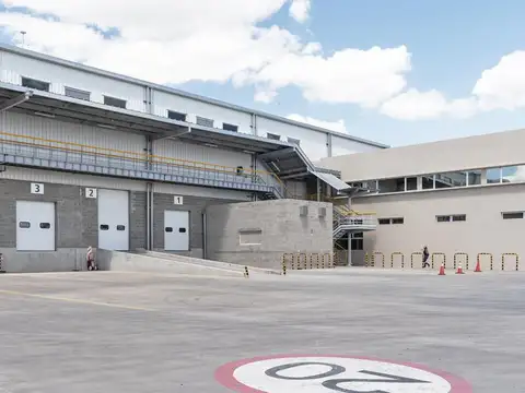 Depósito en Centro Logístico Premium en Triángulo
