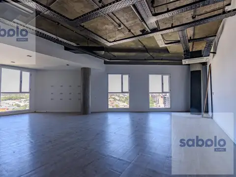 Oficina en Alquiler con 8 cocheras