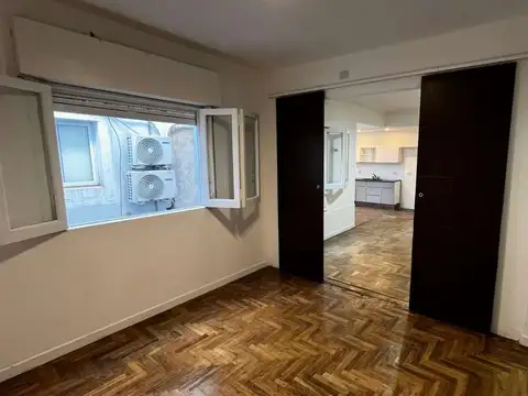 Departamento de 2 ambientes con amplia cocina con comedor diario - Baño completo