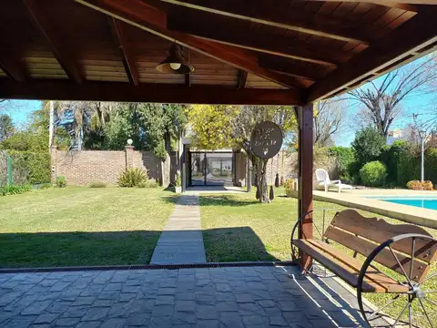 Casa 5 ambientes con 1 baño