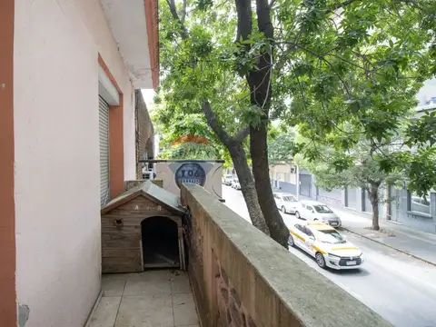 SE VENDE CASA DE ALTOS 2 DORMITORIOS EN TRES CRUCE