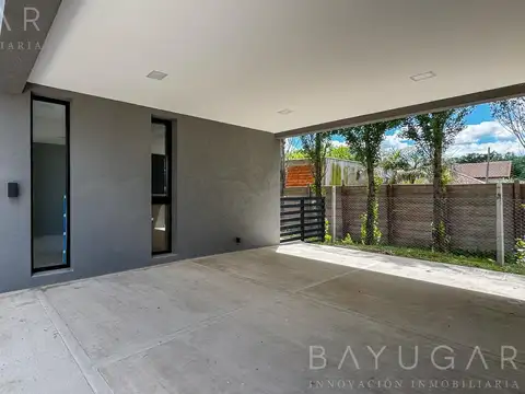 Casa 6 ambientes con 3 baños