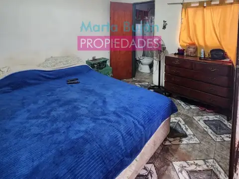 Casa en venta en Wilde a refaccionar