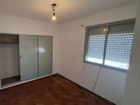 Departamento en Alquiler en Pompeya, $ 450.000