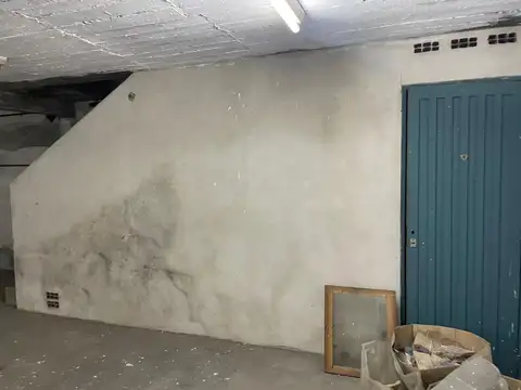 GALPON CON OFICINAS + DEPOSITO