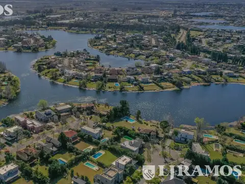 YA ESCRITURADO. ORIENTACION NORTE. LOTE INTERNO.