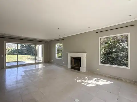 Casa 7 ambientes con 4 baños