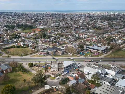 Venta - 3 lotes - Galpón - Zona Industrial