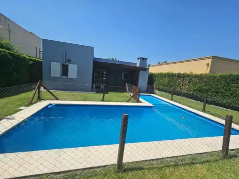 Casa  en Venta en San Eduardo, Pilar del Este, Pilar