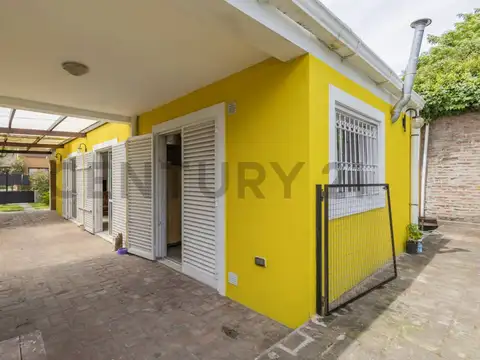 Casa en Venta con 3 cocheras