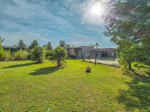 Casa en Venta con 1 cochera