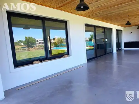 Casa en Alquiler en San Matias, USD 2.500