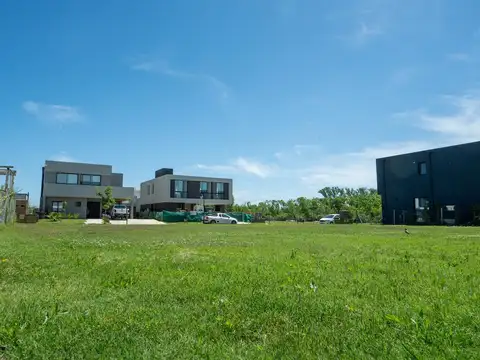 Terreno en Venta 27  mts Fondo