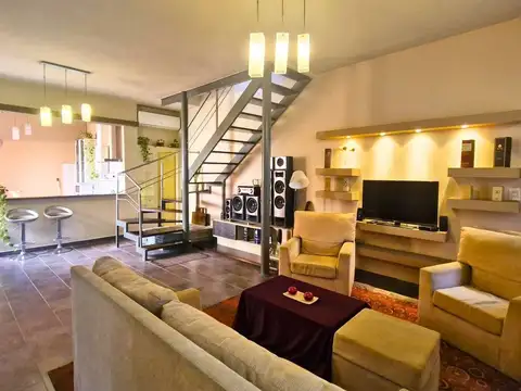 VENTA CASA 4 AMBIENTES PARQUE AVELLANEDA APTO CRED