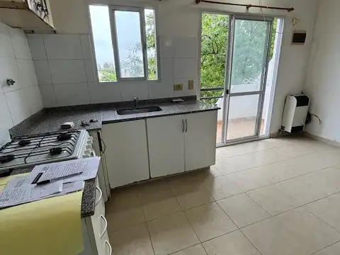 DEPARTAMENTO 2 AMBIENTES  , 1 CUADRA ESTACION TREN