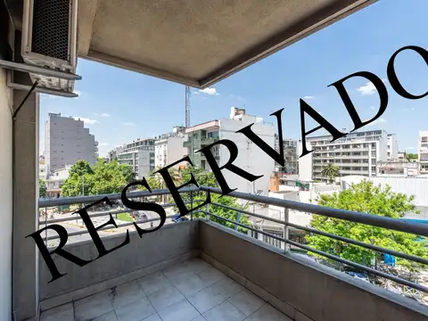 RESERVADO - Depto 2 amb, lumin, frente, impecable, Coghlan.