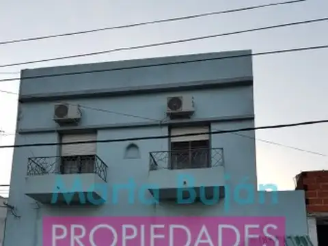 Galpón + Depto. 3 amb en venta en Crucesita