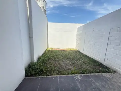 Departamento de 1 dormitorio con fondo