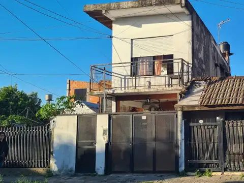 PH 3 AMB en Primer Piso por Escalera -  VENTA