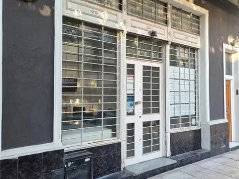 Local en Alquiler en Parque Chacabuco, $ 1.100.000