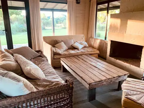 Casa en Alquiler en Pilar, USD 700