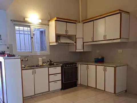 Casa Venta 3 dormitorios 3 baños patio Parque Velez Sarfield