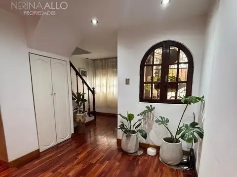 Depto Tipo Casa 4 ambientes con 2 baños