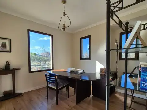 Exc casa vta 3 dor qcho/esc/estar/suite/pil Chacras Sta Mari