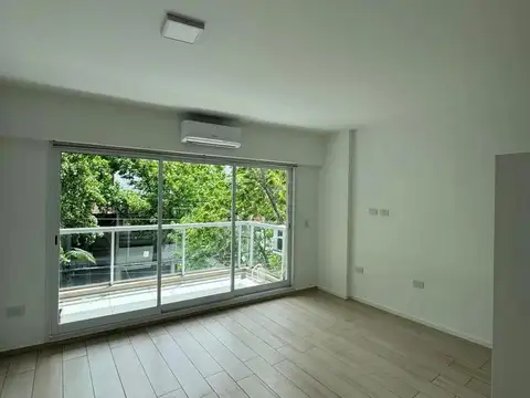 Departamento en Alquiler en Coghlan, $ 700.000