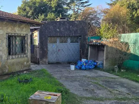 Casa 6 ambientes con 2 baños