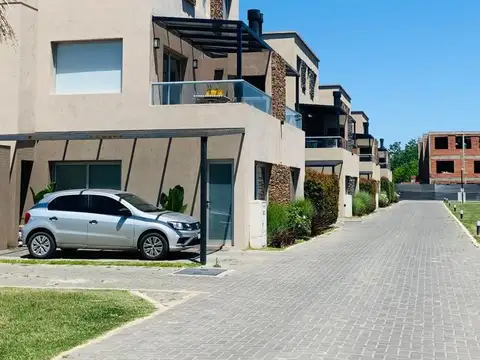 Excelente Duplex en complejo Green Village Pilar