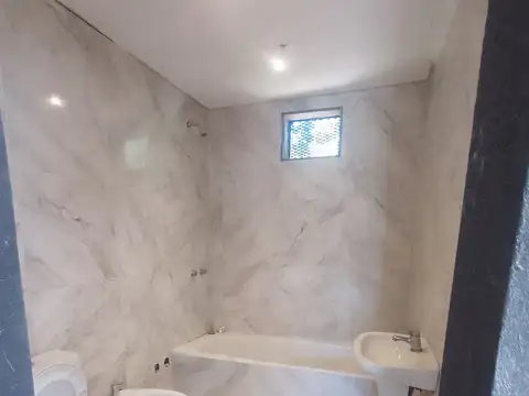 Galpon a mts de ruta 25.