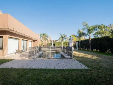 Venta casa en Aires del Llano