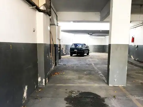 Cochera en VENTA semicubierta