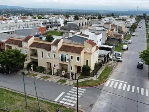 Muy lindo duplex Vta 2 dorm asador exc. zona en Grand Bourg