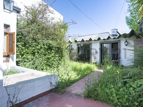 CASA EN VENTA EN LA PLATA DE 2 DORMITORIOS