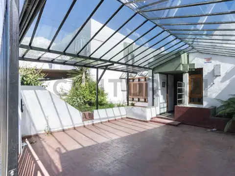 CASA EN VENTA EN LA PLATA DE 2 DORMITORIOS