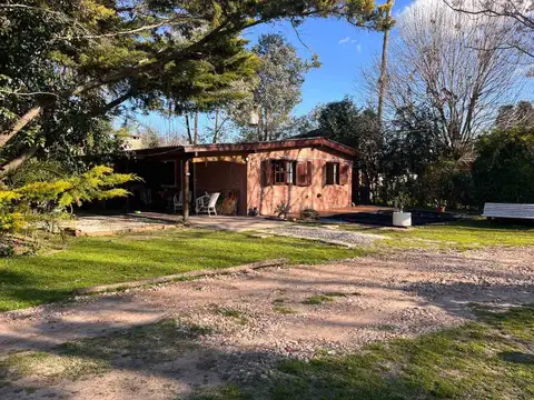 Casa 8 ambientes con 4 baños