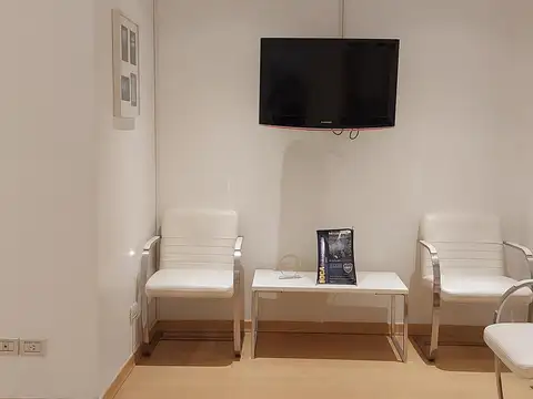 Oficina 6 ambientes con 4 baños