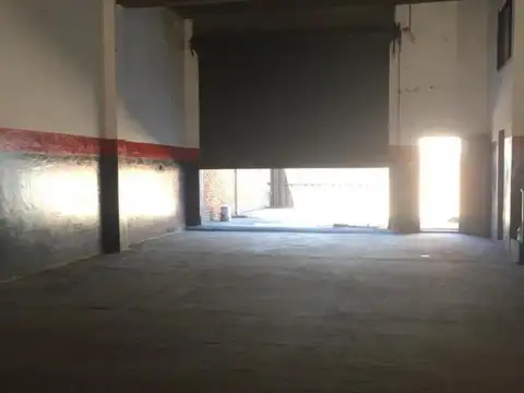 Oportunidad logística: galpón con doble acceso y gran conect