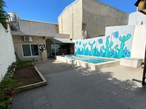 VENTA CASA GERLI GARAGE QUINCHO Y PILETA ,PERMUTA